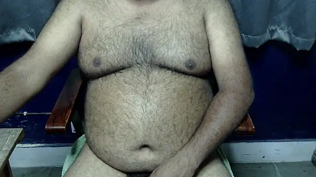 Snapshot of hairysubcub_70 chatting on 05/14/26, 03:57 hairysubcub 70 online show from 05/14/26, 03:57