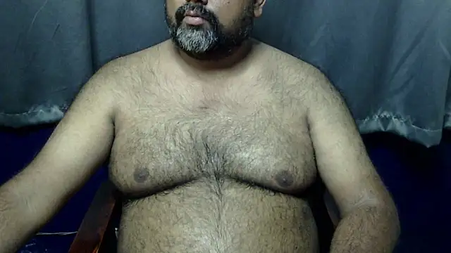 Snapshot of hairysubcub_70 chatting on 05/24/26, 07:13 hairysubcub 70 online show from 05/24/26, 07:13