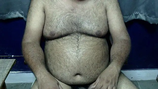 Snapshot of hairysubcub_70 chatting on 05/26/26, 06:48 hairysubcub 70 online show from 05/26/26, 06:48