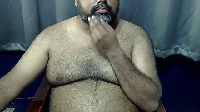 Snapshot of hairysubcub_70 chatting on 06/03/26, 10:29 hairysubcub 70 online show from 06/03/26, 10:29