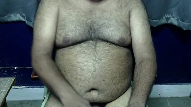 Snapshot of hairysubcub_70 chatting on 06/03/26, 03:39 hairysubcub 70 online show from 06/03/26, 03:39