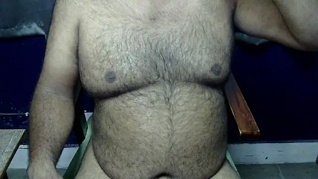 Snapshot of hairysubcub_70 chatting on 06/05/26, 07:47 hairysubcub 70 online show from 06/05/26, 07:47