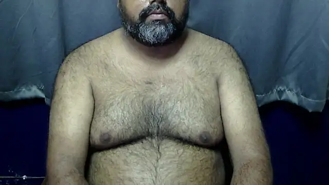 Snapshot of hairysubcub_70 chatting on 06/07/26, 07:34 hairysubcub 70 online show from 06/07/26, 07:34