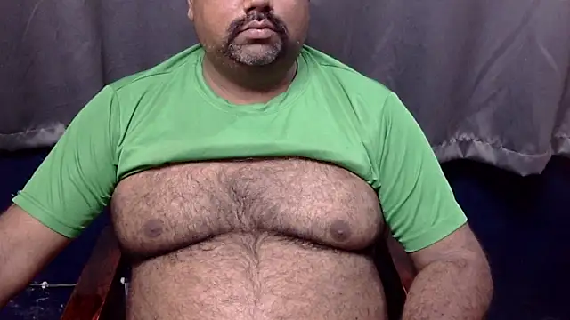 Snapshot of hairysubcub_70 chatting on 06/15/26, 07:21 hairysubcub 70 online show from 06/15/26, 07:21