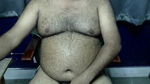 Snapshot of hairysubcub_70 chatting on 06/23/26, 07:06 hairysubcub 70 online show from 06/23/26, 07:06