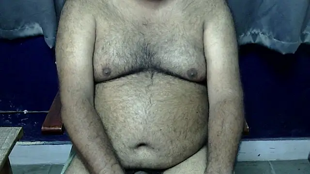 Snapshot of hairysubcub_70 chatting on 06/24/26, 06:34 hairysubcub 70 online show from 06/24/26, 06:34