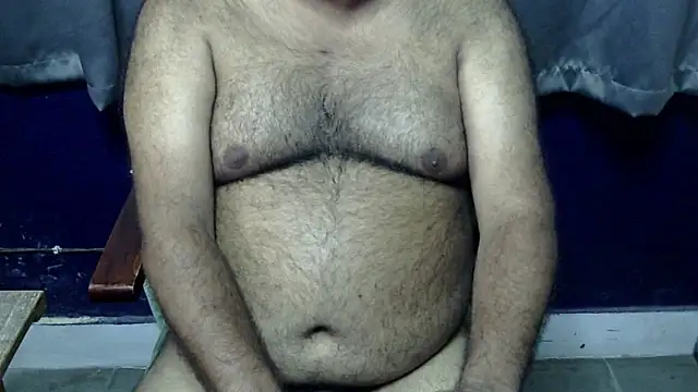 Snapshot of hairysubcub_70 chatting on 06/25/26, 05:12 hairysubcub 70 online show from 06/25/26, 05:12