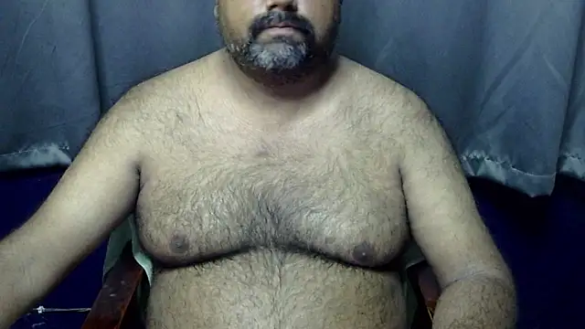 Snapshot of hairysubcub_70 chatting on 06/27/26, 07:02 hairysubcub 70 online show from 06/27/26, 07:02