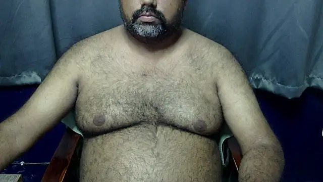 Snapshot of hairysubcub_70 chatting on 06/29/26, 10:48 hairysubcub 70 online show from 06/29/26, 10:48