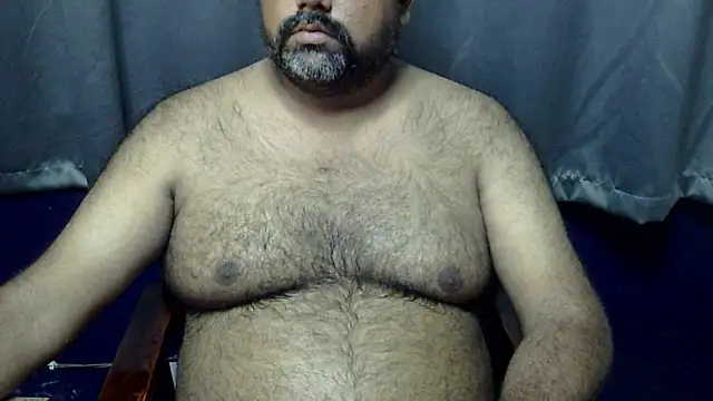Snapshot of hairysubcub_70 chatting on 06/30/26, 06:58 hairysubcub 70 online show from 06/30/26, 06:58