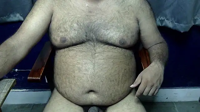 Snapshot of hairysubcub_70 chatting on 07/01/26, 04:14 hairysubcub 70 online show from 07/01/26, 04:14