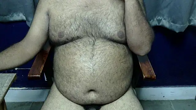 Snapshot of hairysubcub_70 chatting on 07/03/26, 04:35 hairysubcub 70 online show from 07/03/26, 04:35
