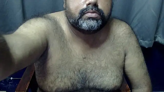 Snapshot of hairysubcub_70 chatting on 07/08/26, 06:40 hairysubcub 70 online show from 07/08/26, 06:40