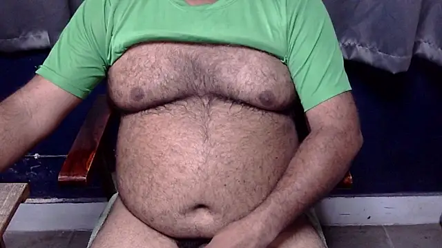 Snapshot of hairysubcub_70 chatting on 07/10/26, 04:28 hairysubcub 70 online show from 07/10/26, 04:28