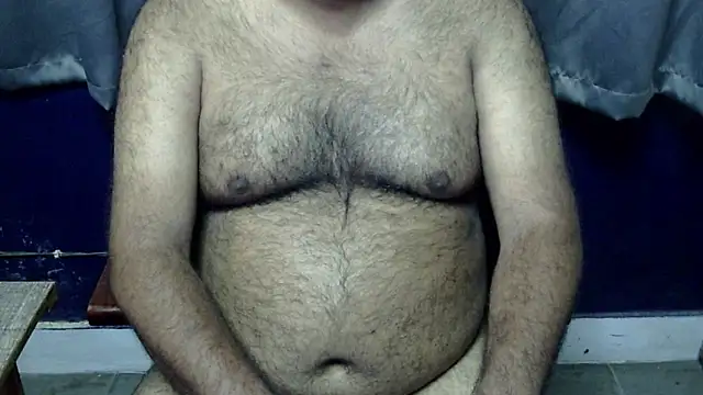 Snapshot of hairysubcub_70 chatting on 07/11/26, 06:27 hairysubcub 70 online show from 07/11/26, 06:27