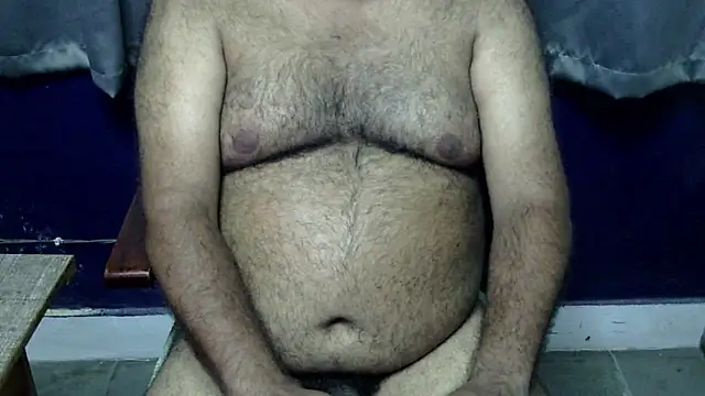 Snapshot of hairysubcub_70 chatting on 07/13/26, 04:10 hairysubcub 70 online show from 07/13/26, 04:10