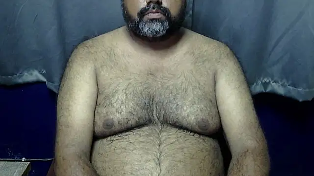 Snapshot of hairysubcub_70 chatting on 07/15/26, 05:18 hairysubcub 70 online show from 07/15/26, 05:18