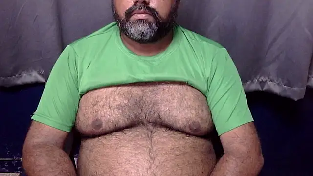 Snapshot of hairysubcub_70 chatting on 07/19/26, 05:55 hairysubcub 70 online show from 07/19/26, 05:55