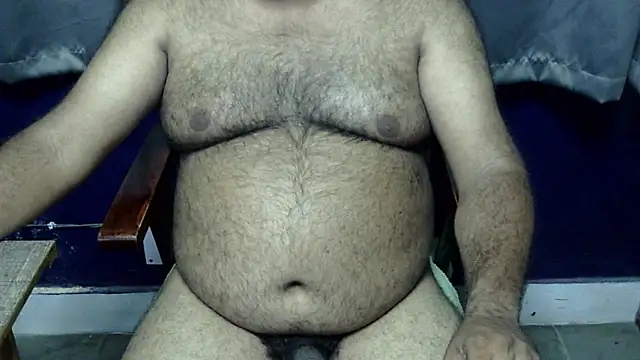 Snapshot of hairysubcub_70 chatting on 07/19/26, 06:00 hairysubcub 70 online show from 07/19/26, 06:00