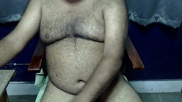 Snapshot of hairysubcub_70 chatting on 07/21/26, 04:42 hairysubcub 70 online show from 07/21/26, 04:42