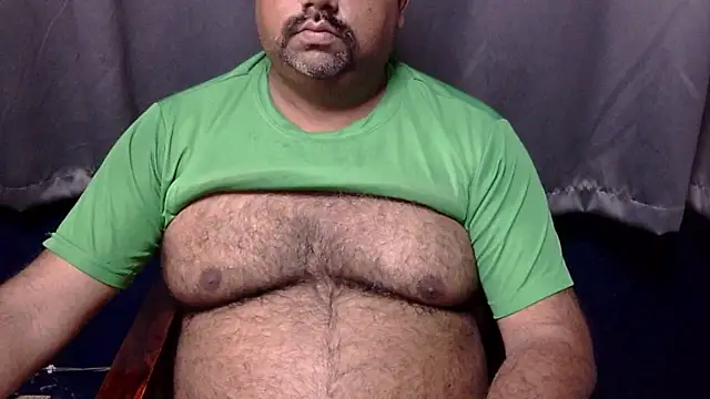 Snapshot of hairysubcub_70 chatting on 07/26/26, 05:26 hairysubcub 70 online show from 07/26/26, 05:26