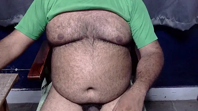 Snapshot of hairysubcub_70 chatting on 07/27/26, 05:36 hairysubcub 70 online show from 07/27/26, 05:36