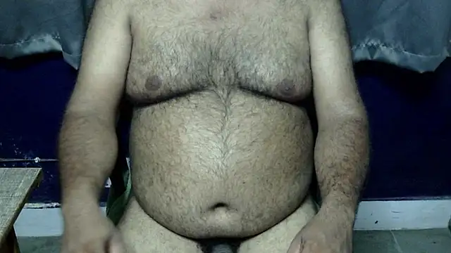 Snapshot of hairysubcub_70 chatting on 07/27/26, 05:42 hairysubcub 70 online show from 07/27/26, 05:42