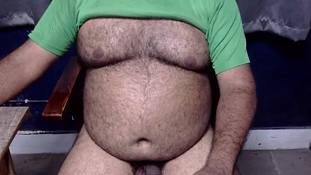 Snapshot of hairysubcub_70 chatting on 07/28/26, 02:13 hairysubcub 70 online show from 07/28/26, 02:13