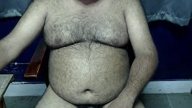 Snapshot of hairysubcub_70 chatting on 07/28/26, 04:39 hairysubcub 70 online show from 07/28/26, 04:39