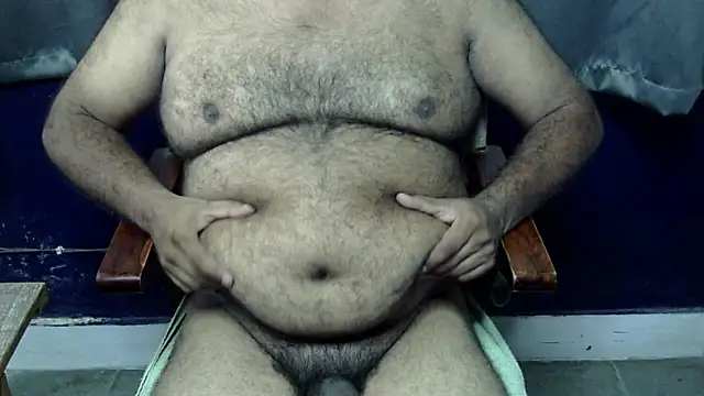 Snapshot of hairysubcub_70 chatting on 07/31/26, 06:13 hairysubcub 70 online show from 07/31/26, 06:13