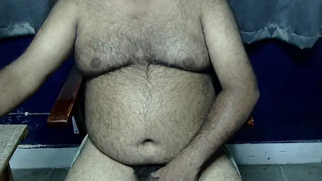 Snapshot of hairysubcub_70 chatting on 07/31/26, 06:18 hairysubcub 70 online show from 07/31/26, 06:18