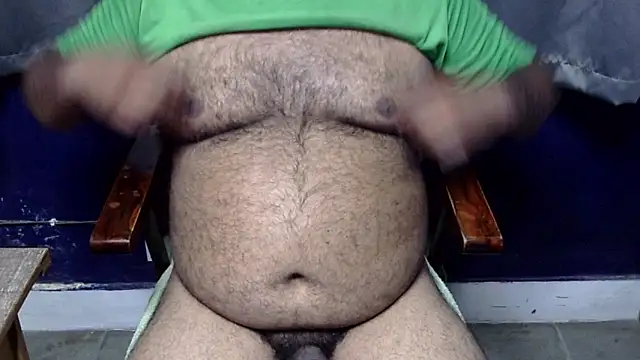 Snapshot of hairysubcub_70 chatting on 08/01/26, 06:23 hairysubcub 70 online show from 08/01/26, 06:23