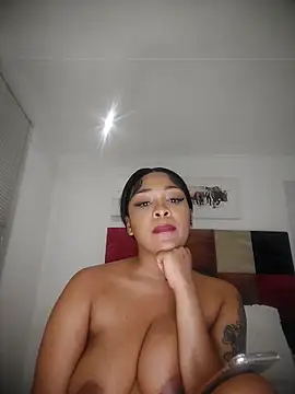 Snapshot of sexyTHANDO chatting on 03/21/25, 12:40 sexyTHANDO online show from 03/21/25, 12:40