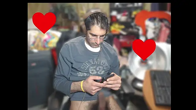 Snapshot of Gsmile1 chatting on 02/15/25, 07:17 Gsmile1 online show from 02/15/25, 07:17