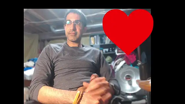 Snapshot of Gsmile1 chatting on 03/29/26, 05:02 Gsmile1 online show from 03/29/26, 05:02