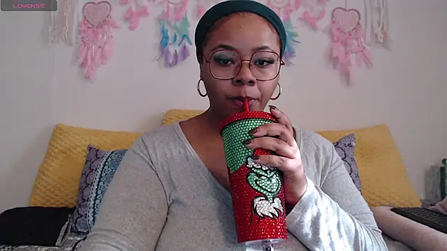 Snapshot of -khayaparker chatting on 12/21/24, 05:51 -khayaparker online show from 12/21/24, 05:51