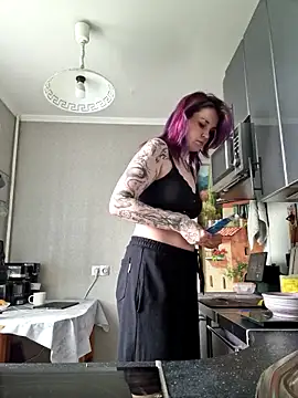 LazyTanukii online show from 05/27/26, 06:32