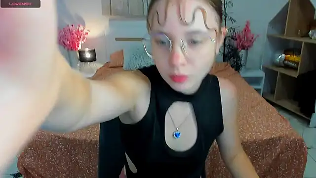 CharmedDoll online show from 10/14/25, 12:17