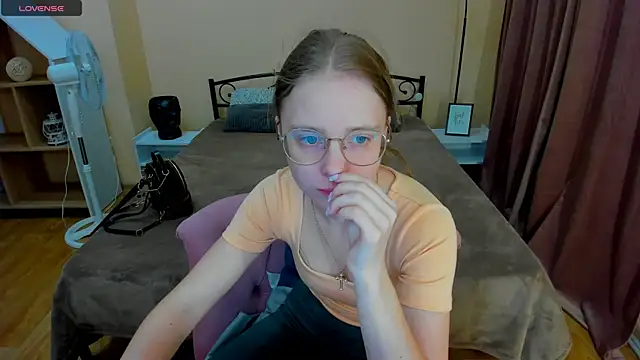 CharmedDoll online show from 06/20/26, 12:19