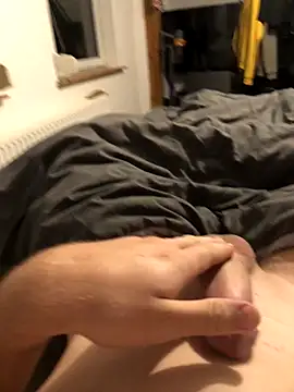 Snapshot of Bropp19 chatting on 10/10/25, 11:04 Bropp19 online show from 10/10/25, 11:04