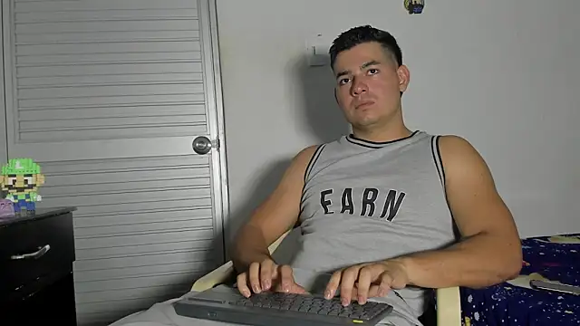 Snapshot of VincentSavage chatting on 01/18/26, 08:40 VincentSavage online show from 01/18/26, 08:40