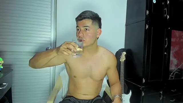 Snapshot of VincentSavage chatting on 02/16/26, 03:46 VincentSavage online show from 02/16/26, 03:46