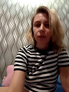 Snapshot of MissisMilk chatting on 05/13/26, 01:52 MissisMilk online show from 05/13/26, 01:52