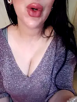 Snapshot of Queen_sousou chatting on 03/08/25, 12:33 Queen sousou online show from 03/08/25, 12:33