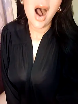 Snapshot of Queen_sousou chatting on 03/09/25, 10:41 Queen sousou online show from 03/09/25, 10:41