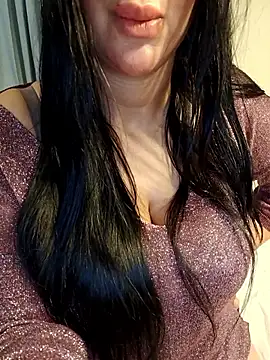 Snapshot of Queen_sousou chatting on 02/15/26, 10:03 Queen sousou online show from 02/15/26, 10:03