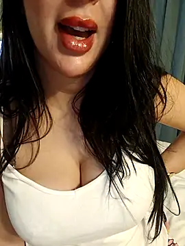 Snapshot of Queen_sousou chatting on 02/17/26, 12:56 Queen sousou online show from 02/17/26, 12:56