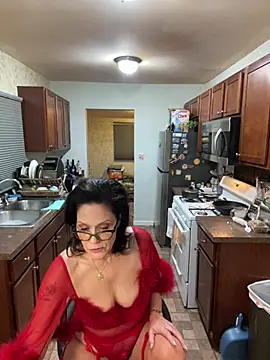 Snapshot of Good-Juju chatting on 12/24/24, 04:55 Good-Juju online show from 12/24/24, 04:55