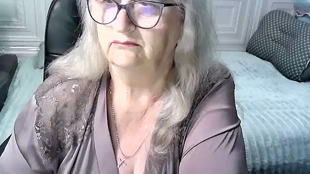 Snapshot of LolkaAlyss chatting on 05/17/26, 03:59 LolkaAlyss online show from 05/17/26, 03:59