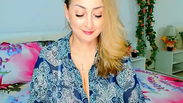 Snapshot of Tyana40 chatting on 03/07/25, 02:25 Tyana40 online show from 03/07/25, 02:25